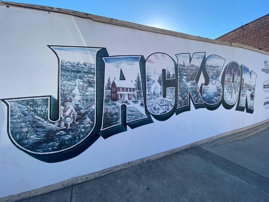 Spacious Downtown Jackson Retreat- Historic Hangout Kültér fotó