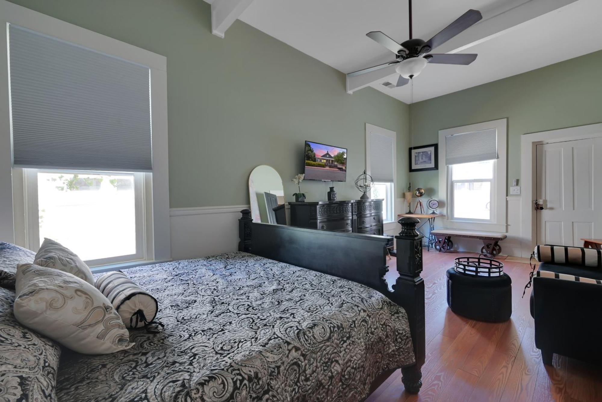 Spacious Downtown Jackson Retreat- Historic Hangout Kültér fotó