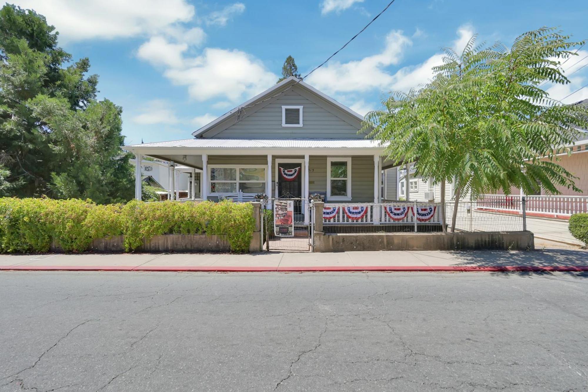 Spacious Downtown Jackson Retreat- Historic Hangout Kültér fotó