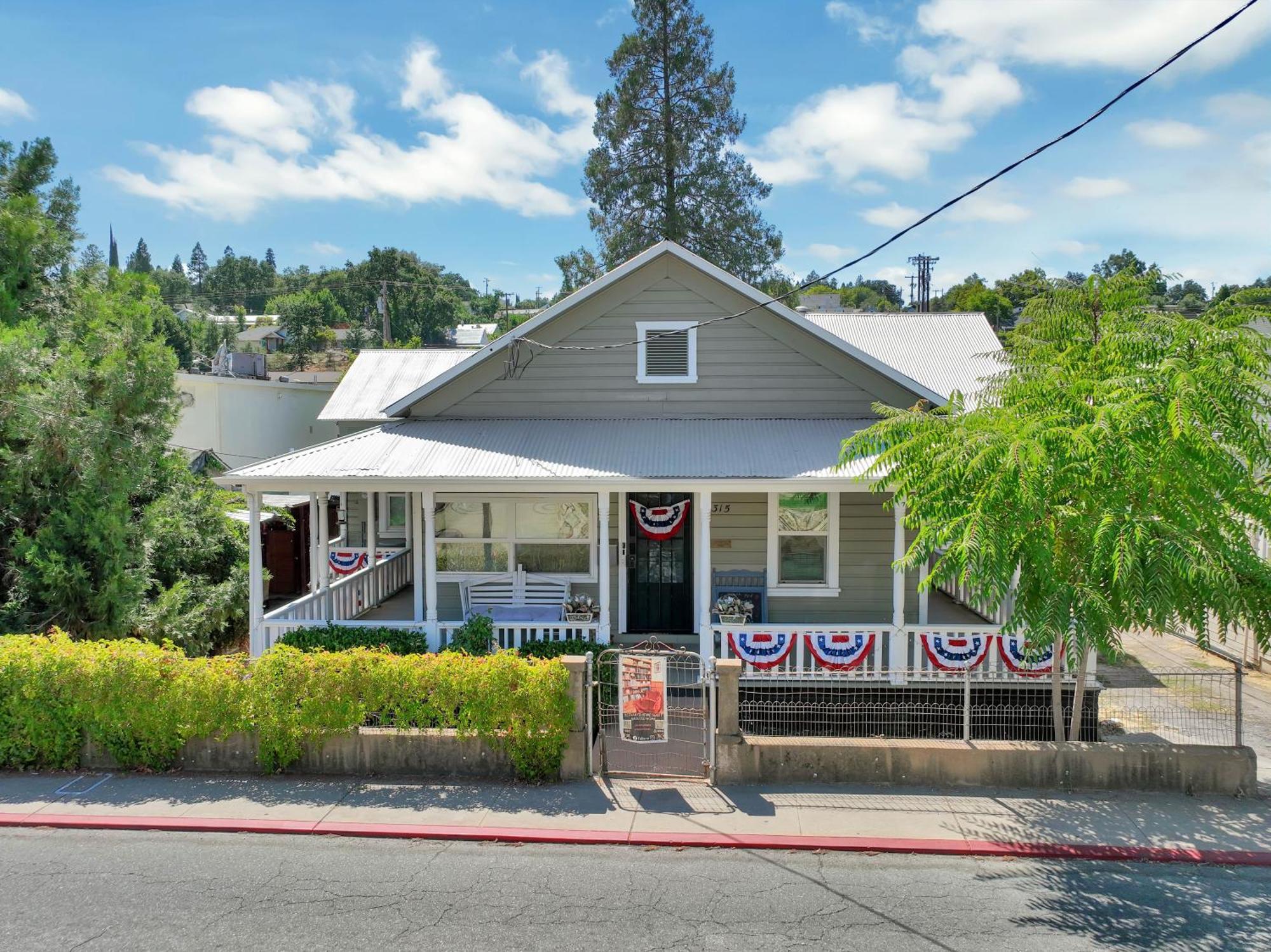 Spacious Downtown Jackson Retreat- Historic Hangout Kültér fotó